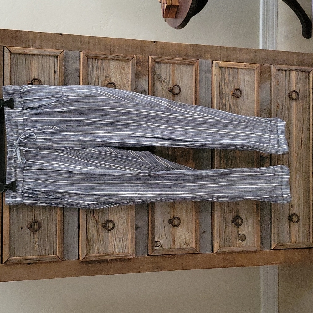 CALVIN KLEIN linen striped  pants.  Cinch waist rolled hem. Blue and Gold.